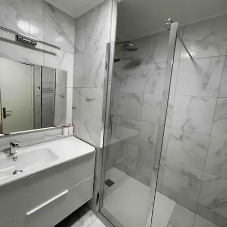 3 Pieces A Juan-les-pins *