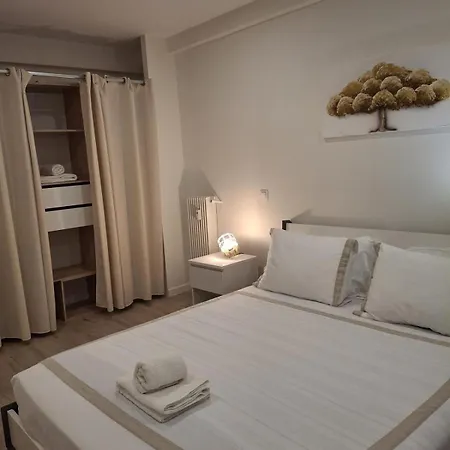 3 Pieces A Juan-les-pins *