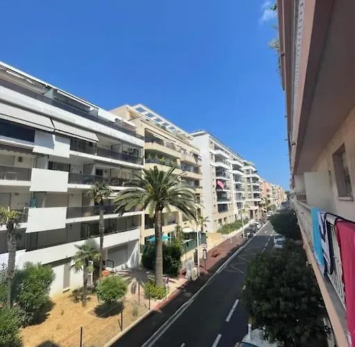 3 Pieces A Juan-les-pins Lejlighed